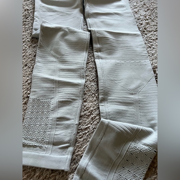 GYMSHARK HIGH-Waisted Leggings size Medium - Picture 6 of 8
